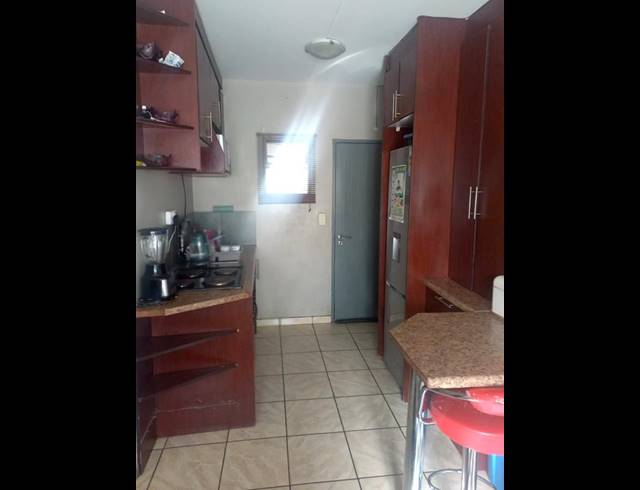 2 BEDROOM APARTMENT FOR SALE IN FLEURHOF